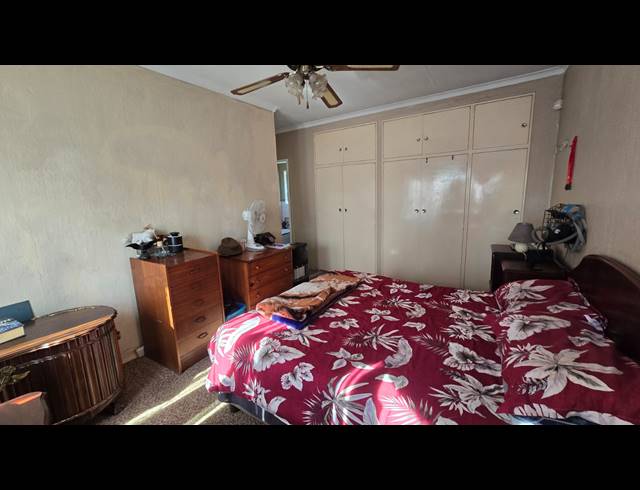 3 BEDROOM FREEHOLD FOR SALE IN BRACKENDOWNS